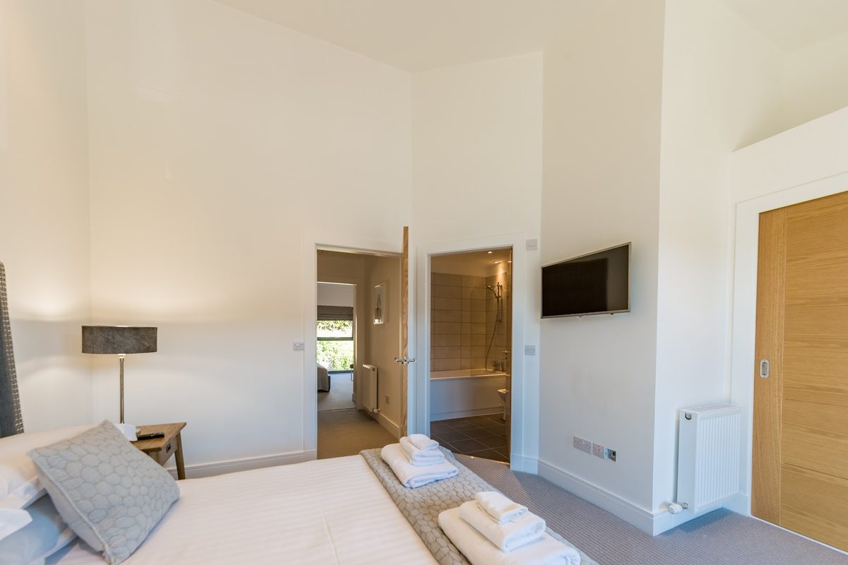 Taymouth Marina | Loch Tay Stays, HotBox Spa & Waterfront Dining — photo 2
