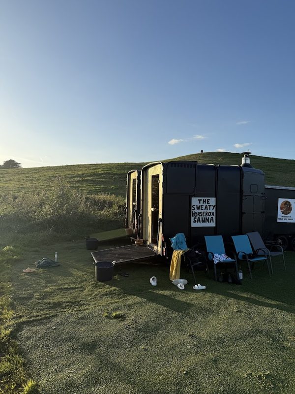 The Sweaty Horsebox Sauna — photo 2