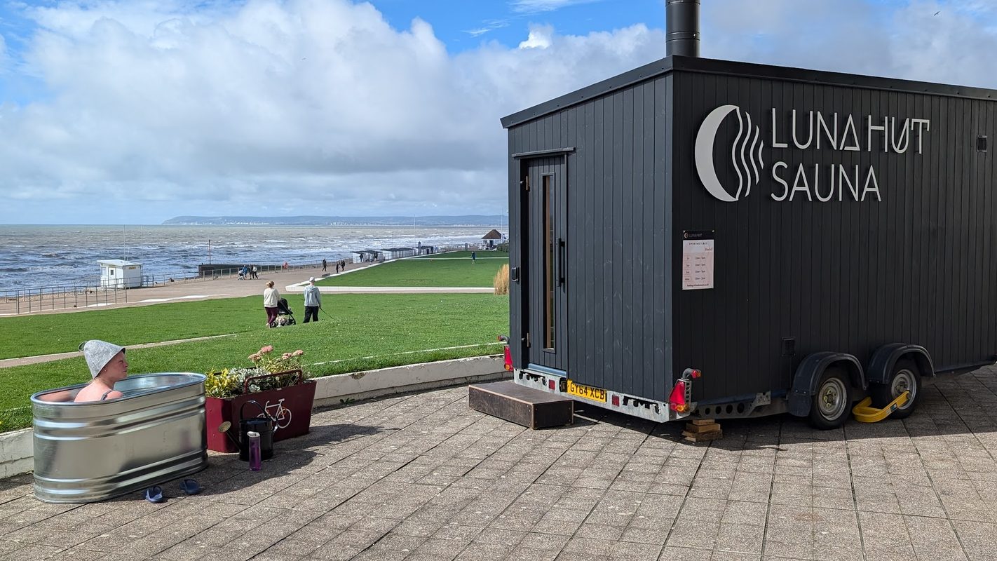 Luna Hut Sauna Eastbourne — photo 3